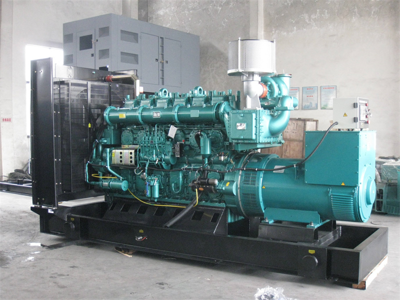 即墨200KW 柴油发电机的油耗是多少？